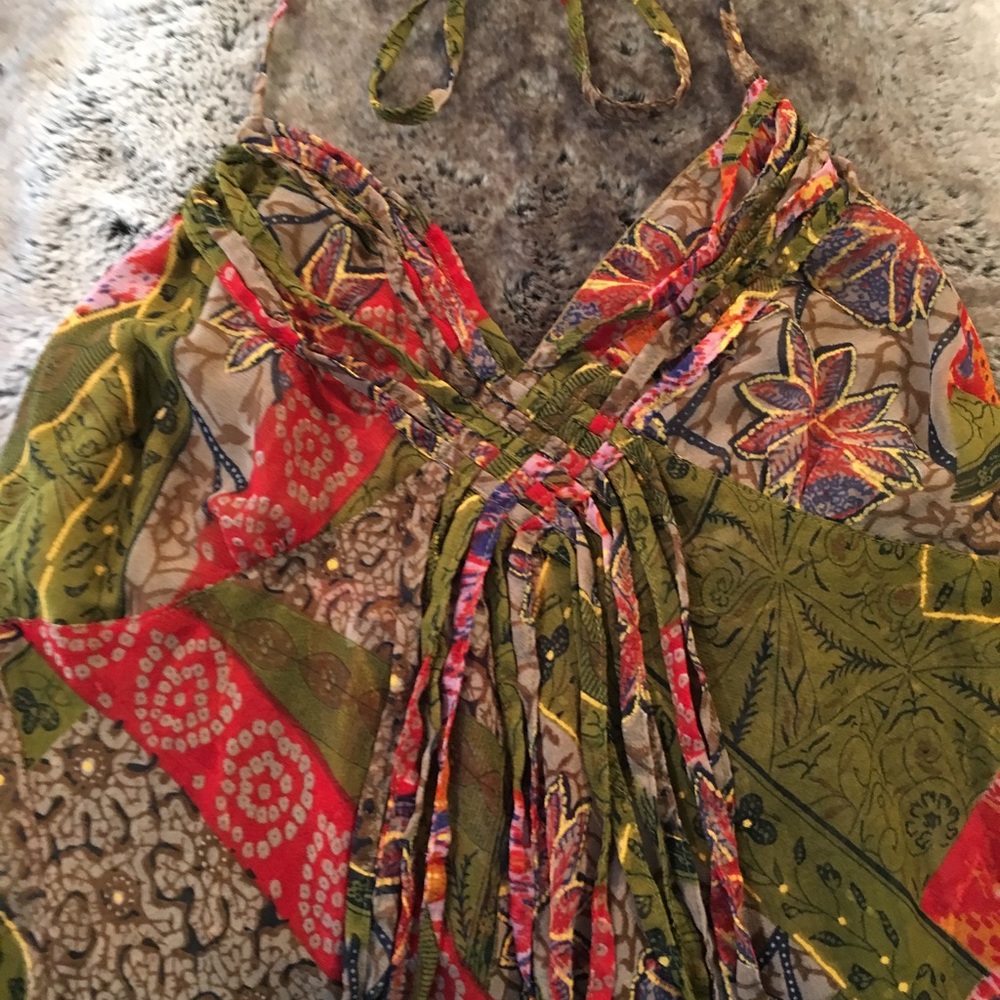 * BEAUTIFUL OLIVE & RED HALTER BLOUSE - Picture 3 of 8